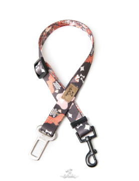 Dog seatbelt - standard car seatbelt slot DOG IS IN THE AIR